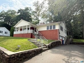 Building Photo - 21 Byron Pl