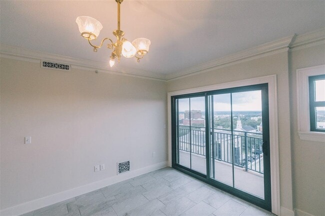 Foto del edificio - 121 N Monroe St