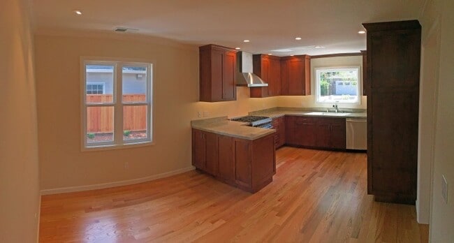 Building Photo - 280 Los Altos Ave