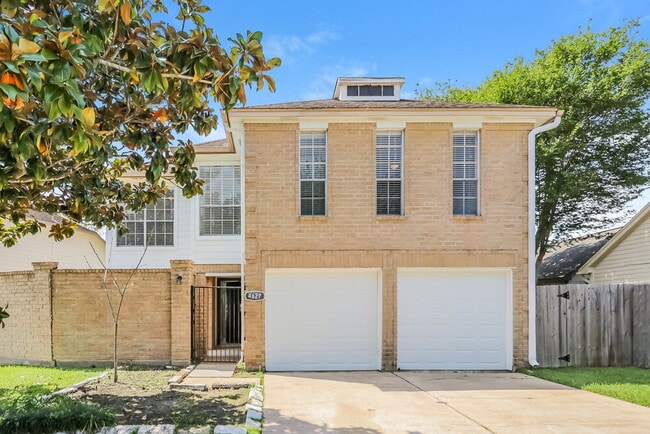 Building Photo - 4627 Green Trail Dr