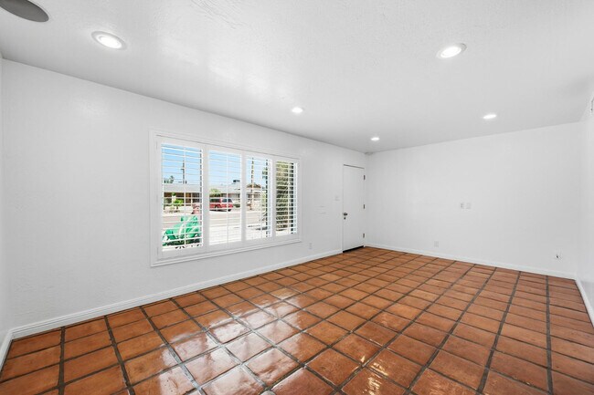 Foto del edificio - 8639 E Virginia Ave
