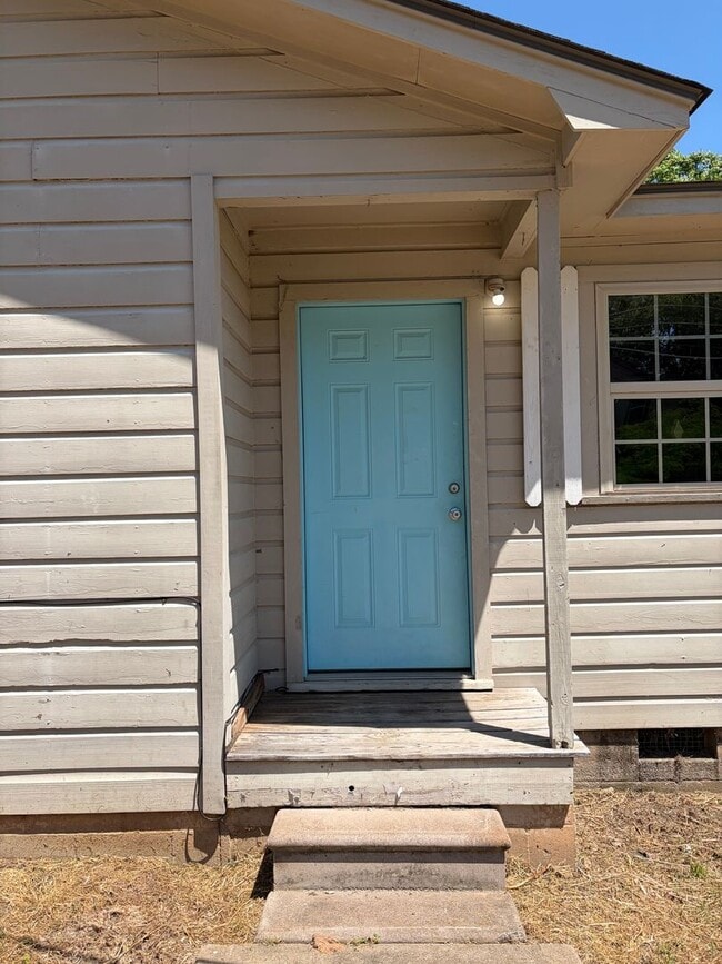 Building Photo - 922 N 20th St, Van Buren, AR 72956