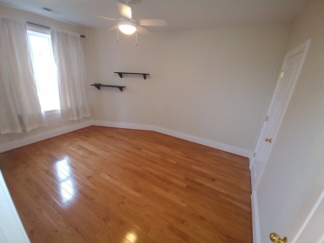 Building Photo - 1354 Pennsylvania Ave. SE