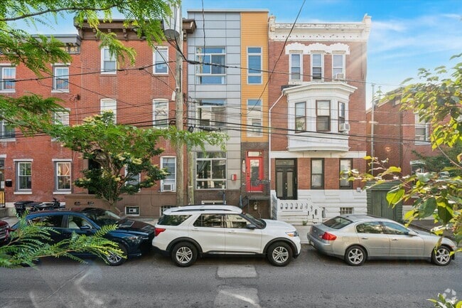 Building Photo - 2018 E York St