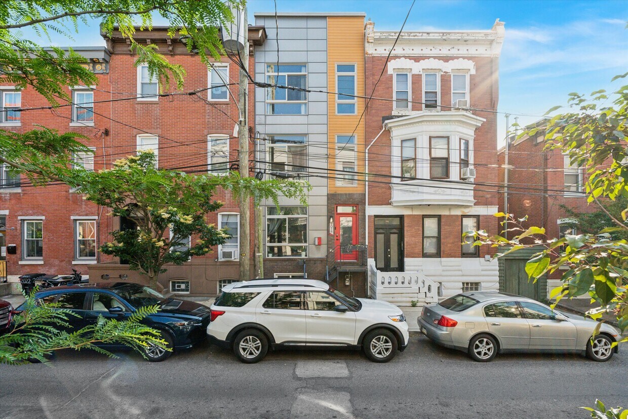 Foto principal - 2018 E York St