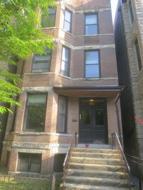 Primary Photo - 833 W Newport Ave