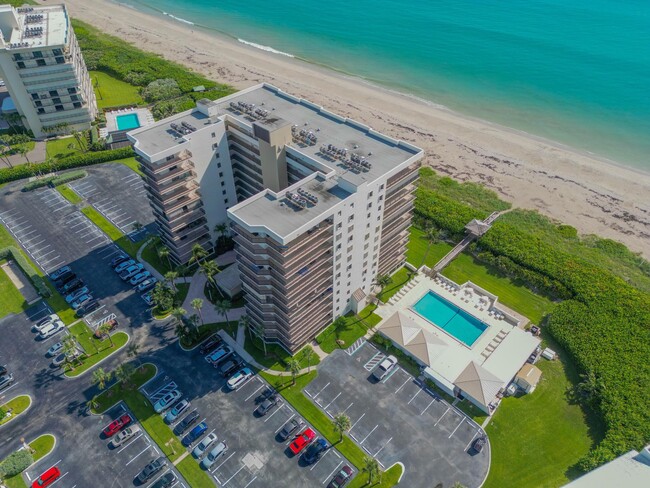 Building Photo - 10044 S Ocean Dr