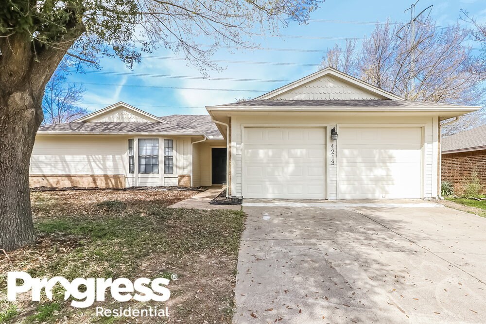 Foto principal - 4213 Claremont Dr