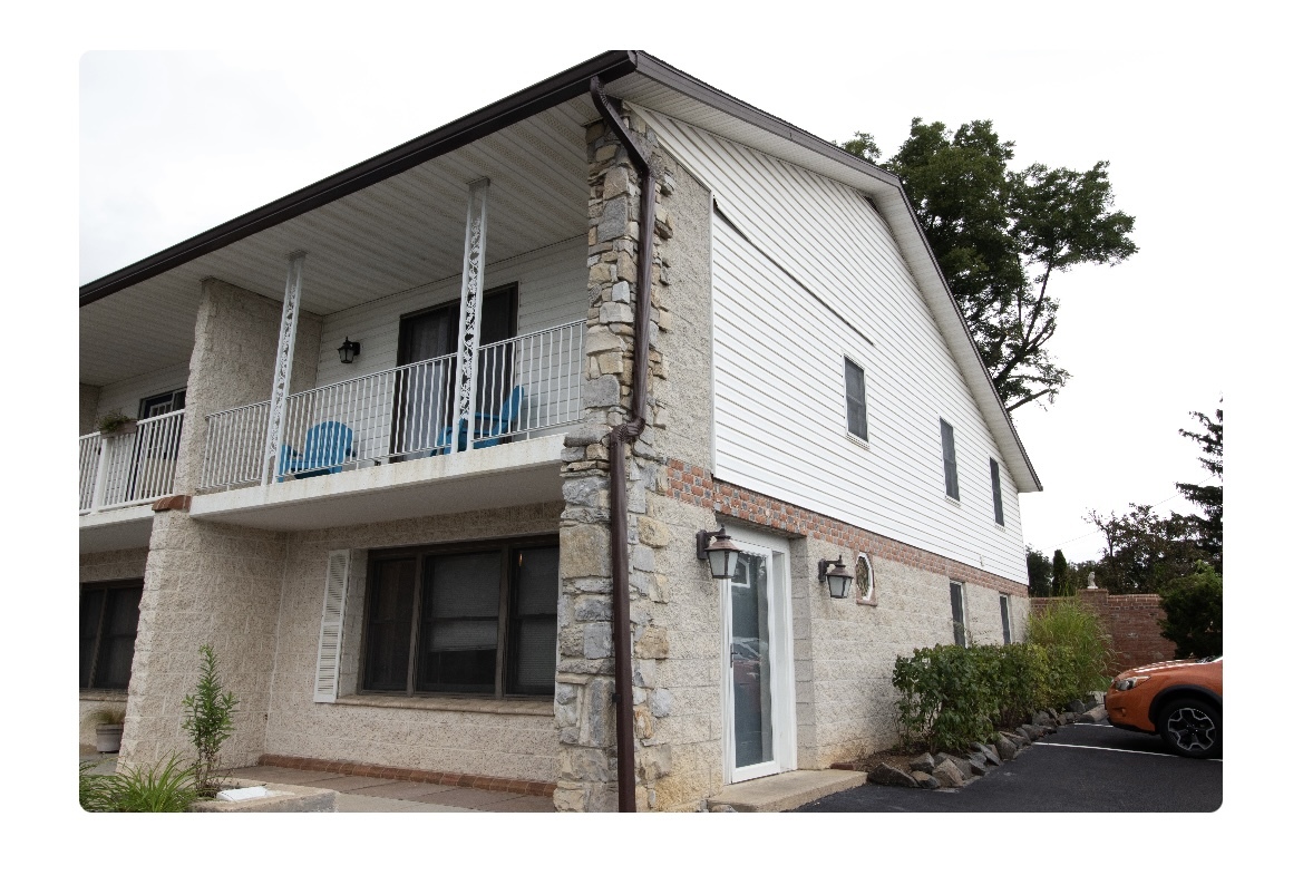 Townhouse exterior - 14 Catalpa Ct