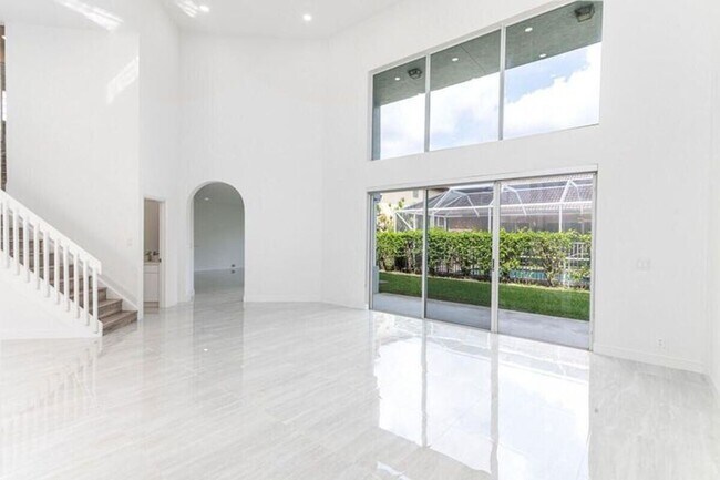 Building Photo - 10879 Handel Pl