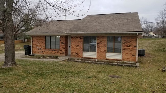Building Photo - 1501 Meadowview Dr
