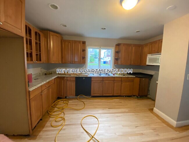 Building Photo - 136 Campbell Ave