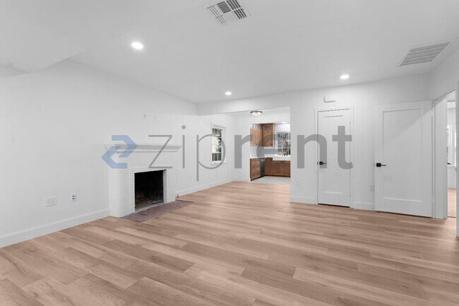 Foto del edificio - 2633 16th St