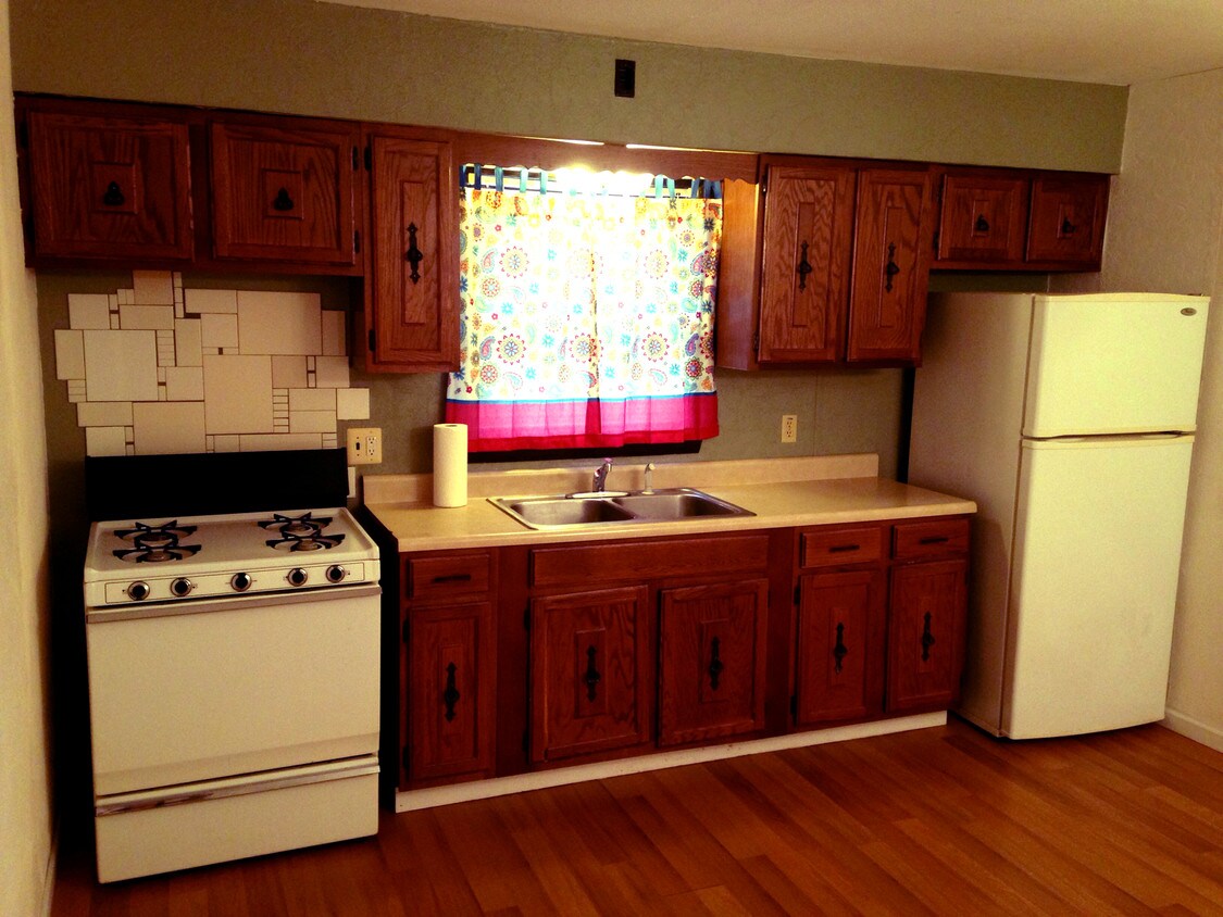 Kitchen - 311 N Center St