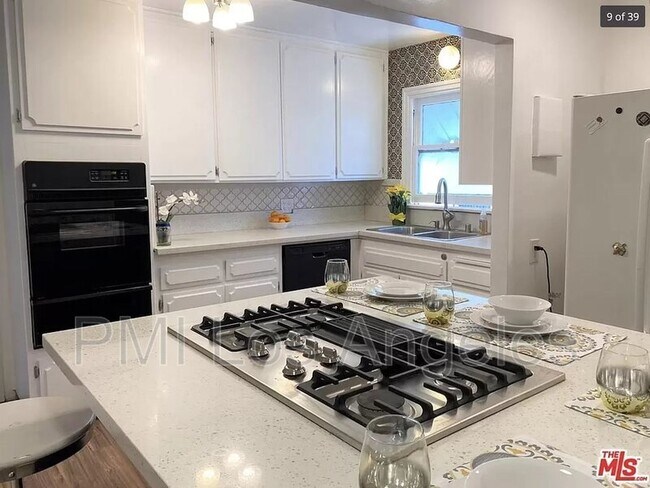 Foto del edificio - 723 E 81st St