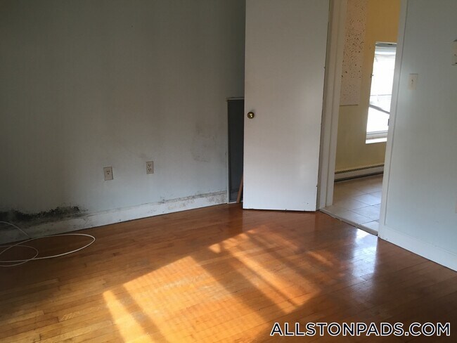 Building Photo - 10 Armington St