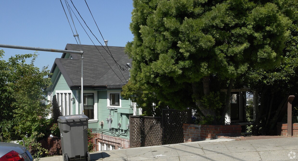 Foto principal - 2885 Carlsen St