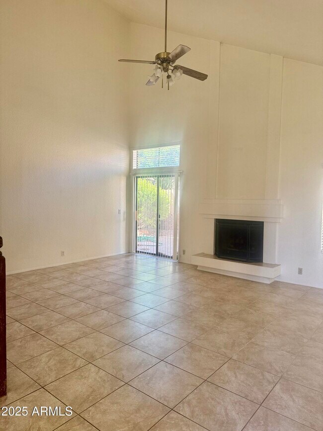 Building Photo - 4424 E Tanglewood Dr