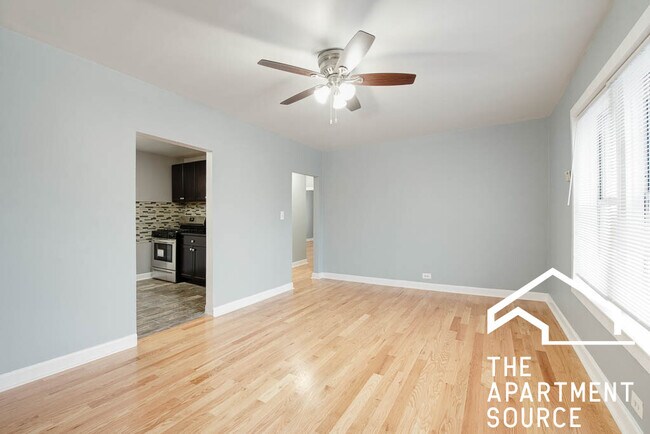 Foto del edificio - 5666 N Ridge Ave