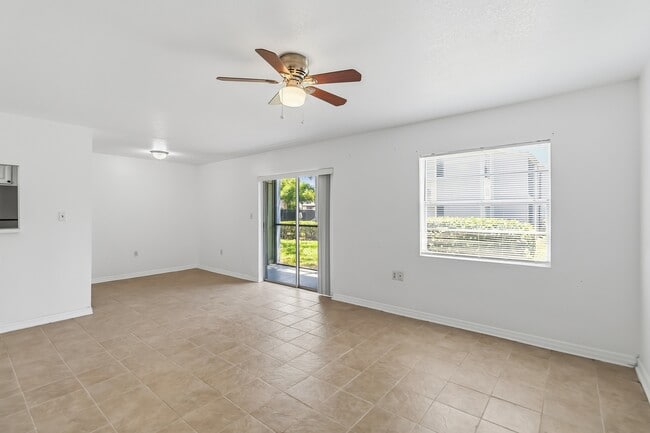 Photo - 2569 N Alafaya Trail Townhome