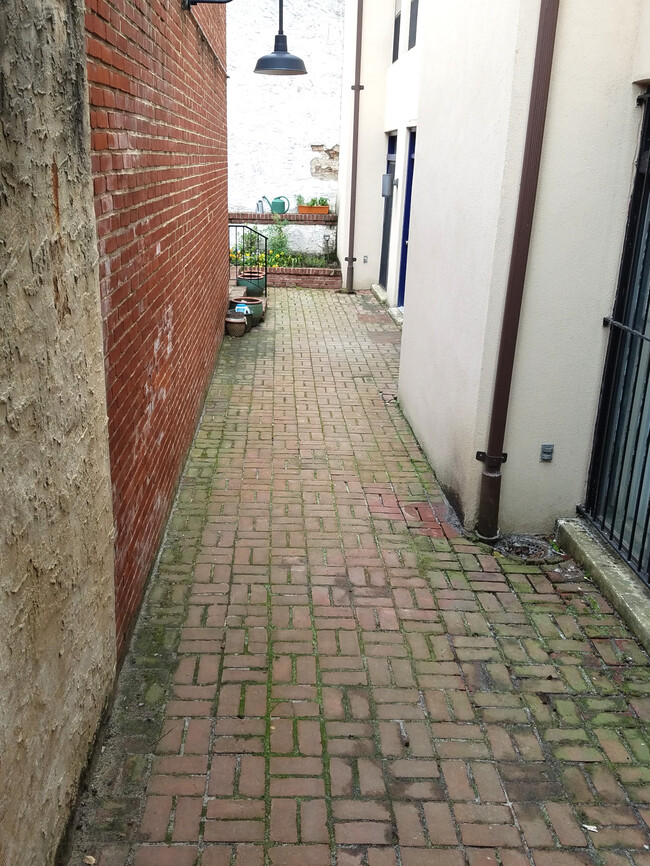 Courtyard (partial view) - 104A N Van Pelt St