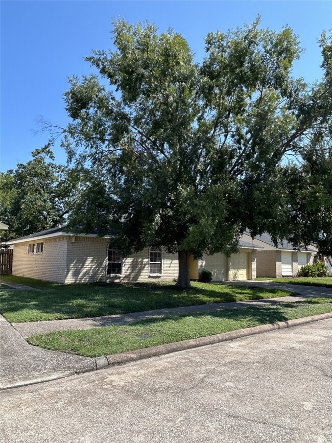 Building Photo - 2715 Spring Canyon Ct