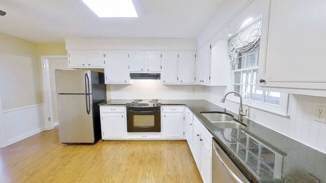 Building Photo - 806 Belmorrow Dr