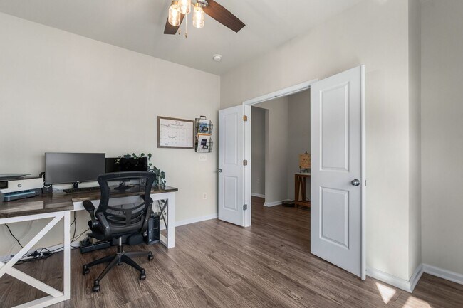 Foto del edificio - Beautiful 4 Bedroom, 2.5 Bath Home, Bonus ...