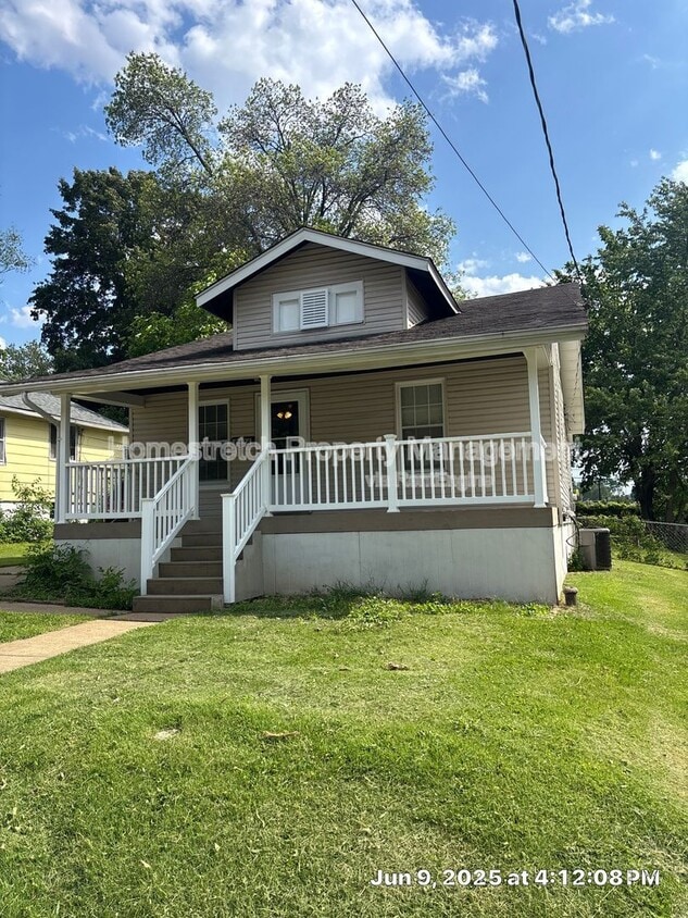 Primary Photo - 8824 David Ave