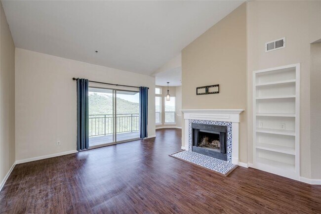 Building Photo - 6000-8 Shepherd Mountain Cove