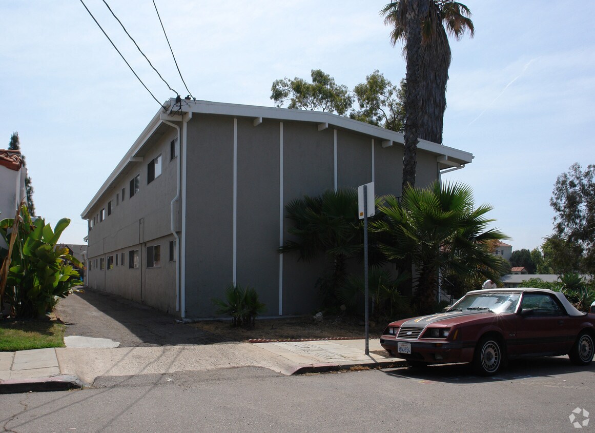Building Photo - 4165 5th Ave