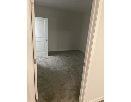Building Photo - 220 Quarry Hill Dr