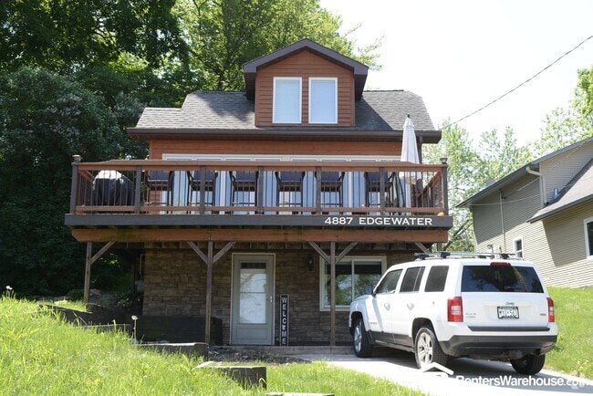 Building Photo - 4887 Edgewater Dr