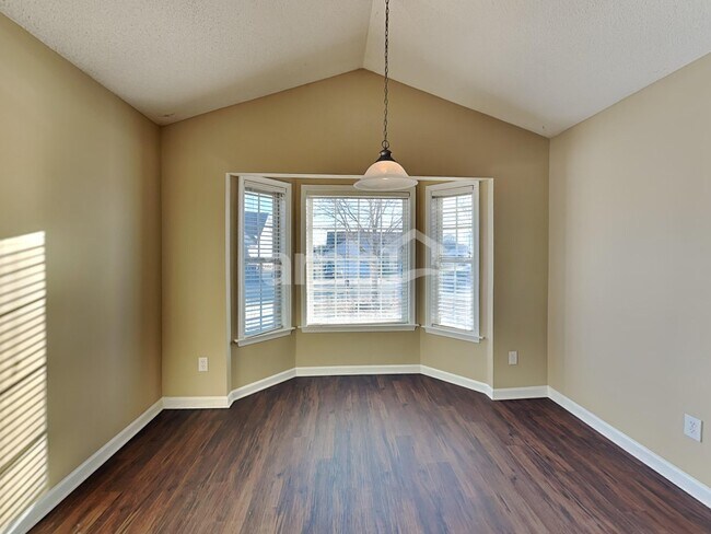 Foto del edificio - 433 Stoney Run Dr