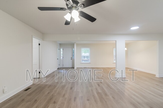 Building Photo - 1808 Taylor Dr