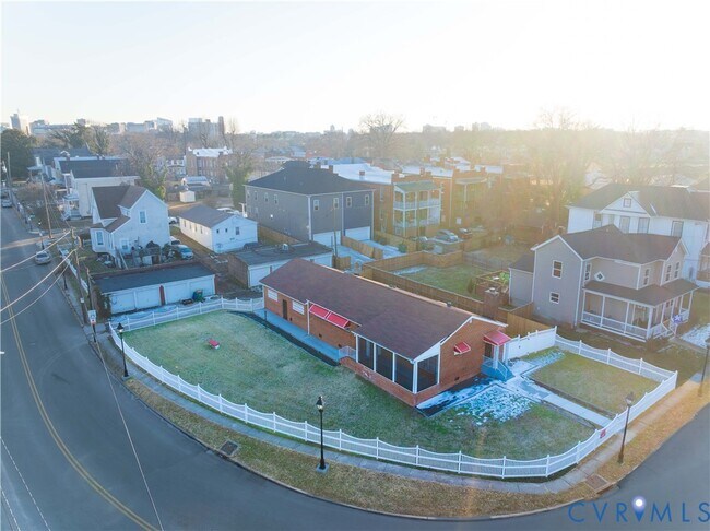 Foto del edificio - 209 Poe St