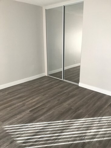 Foto del edificio - 10214 Darby Ave