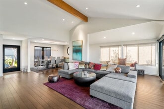 Building Photo - 22 Gravatt Dr