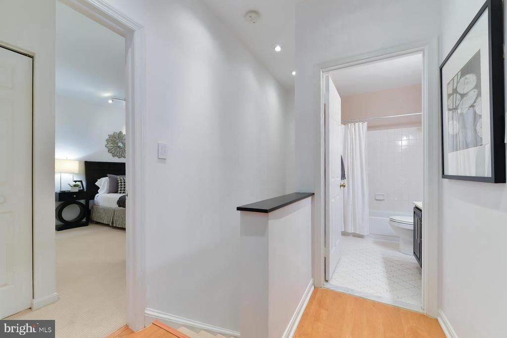 Foto principal - 1843 Mintwood Pl NW
