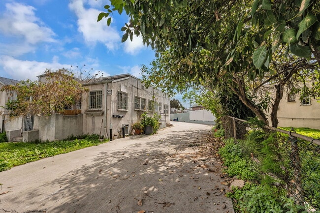 Foto del edificio - 3016 S West View St