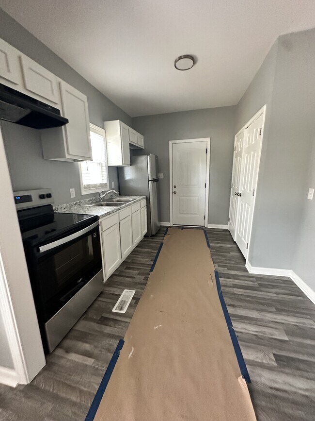 Foto del edificio - 208 E 17th St