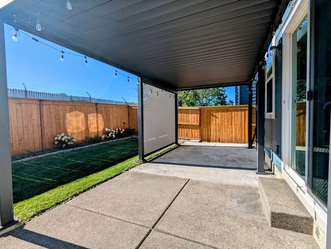 Building Photo - Beautiful NE Salem Home in New Development