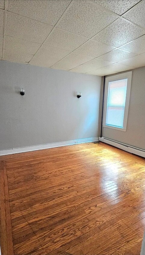 Building Photo - 208 Sherman Ave
