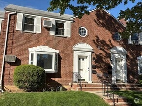 Building Photo - 75-5 254th St