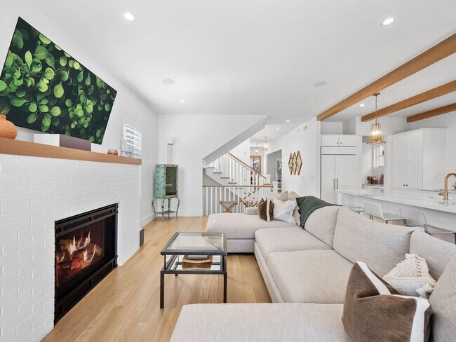 Foto del edificio - 5 Bedroom Single Family Home in Denver