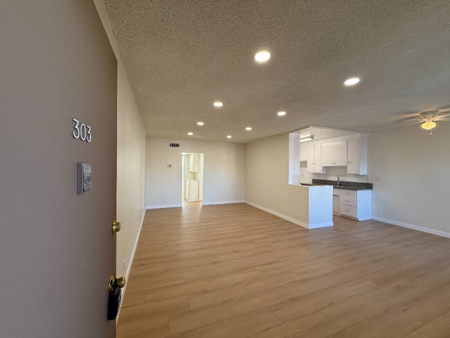 Foto del edificio - 6039 Whitsett Ave