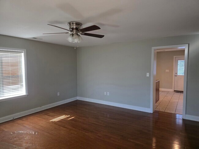 Building Photo - 109 Wilson St