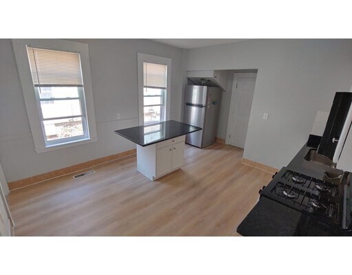 Foto del edificio - 316 Medford St