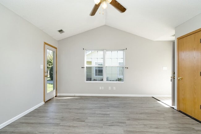 Building Photo - 608 Goodrich Dr