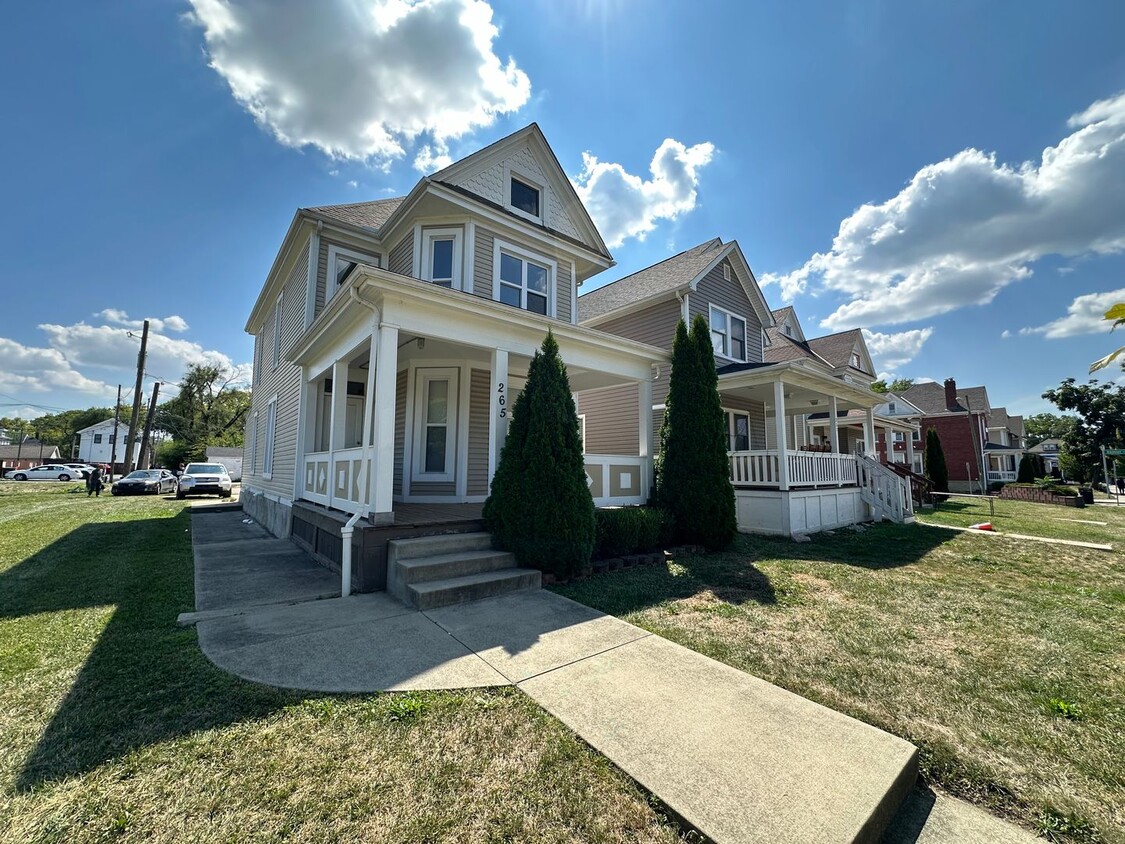 Primary Photo - University District Single Family House